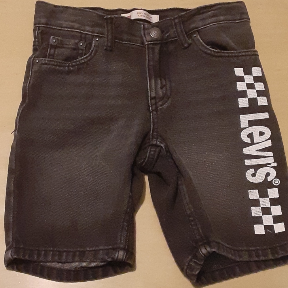 5/$25 Levi's 502 Taper Short